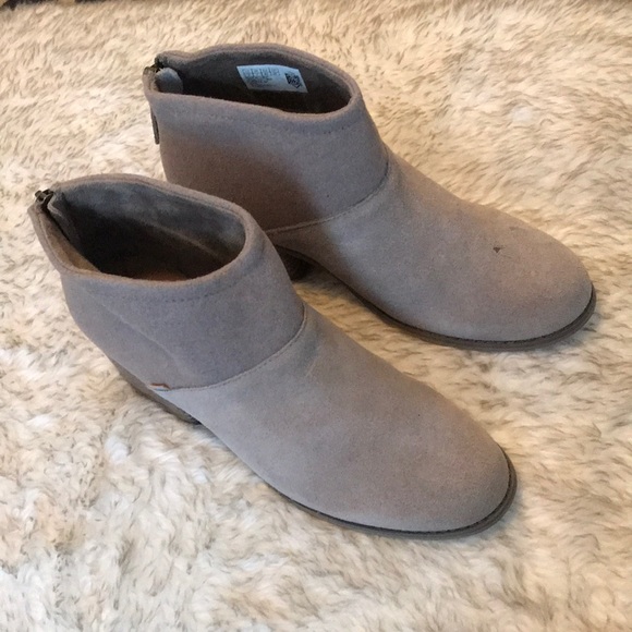 Toms Shoes - Toms booties size 9